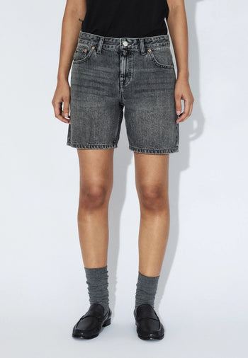 2430112184_DrDenim_HillShorts_MidGreyUsed_Main_W3_1