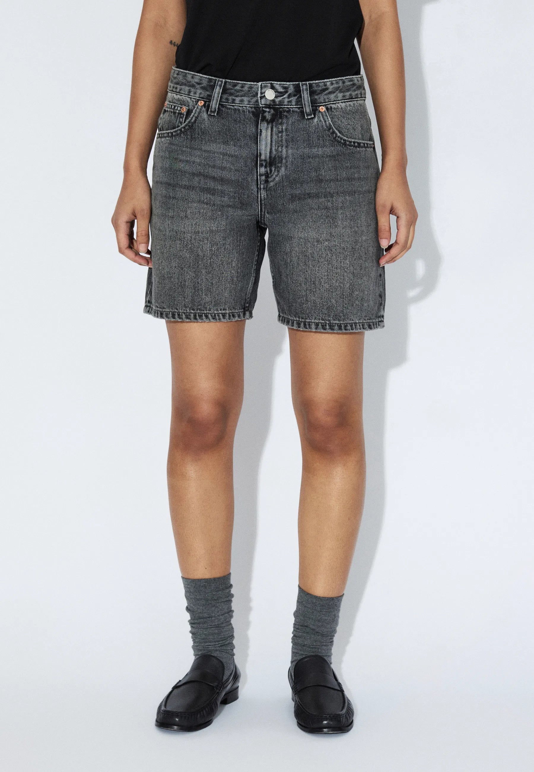 2430112184_DrDenim_HillShorts_MidGreyUsed_Main_W3_1