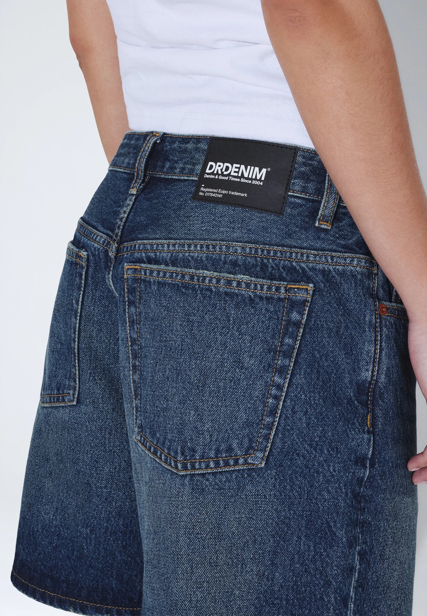 2430112L97_DrDenim_HillShorts_StreamDarkFadeVintage_Main_W5_2