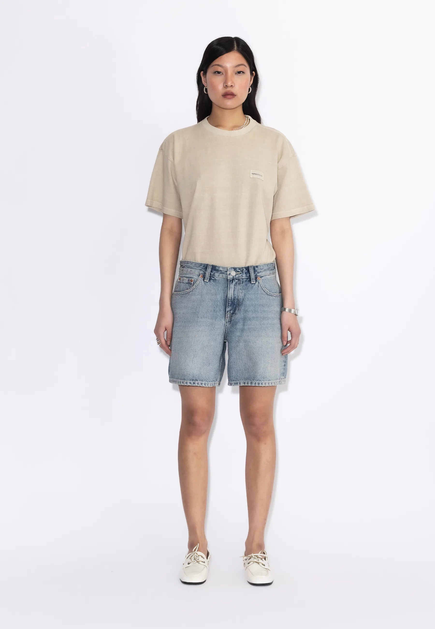 2430112M01_DrDenim_HillShorts_DriftLightUsed_Main_W1_4