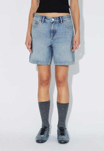 2430112M01_DrDenim_HillShorts_DriftLightUsed_Main_W3_1