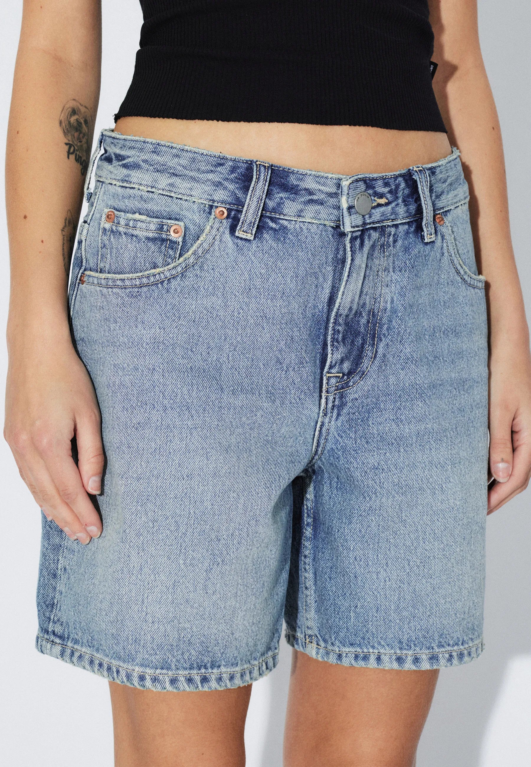 2430112M01_DrDenim_HillShorts_DriftLightUsed_Main_W5_1