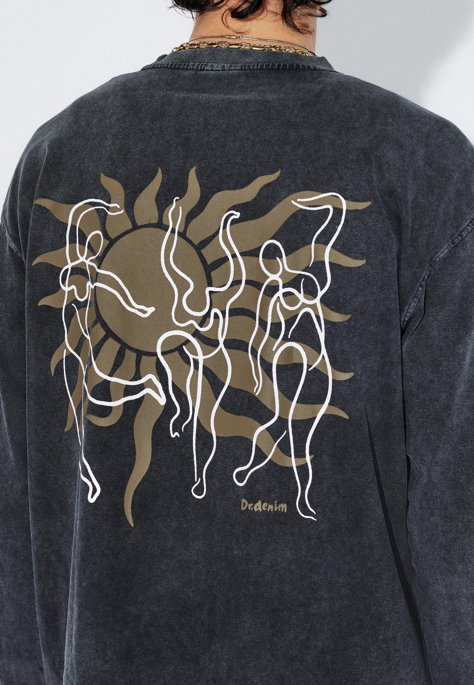 2431103BJ3_DrDenim_CaidenLongsleeve_WashedBlackDance_Main_M5_2