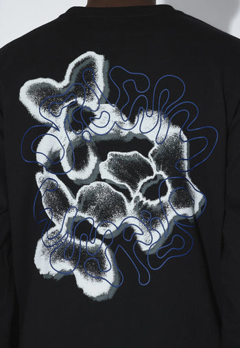 2431103BO4_DrDenim_CaidenLongsleeve_BlackCircleFlower_main_M5_2