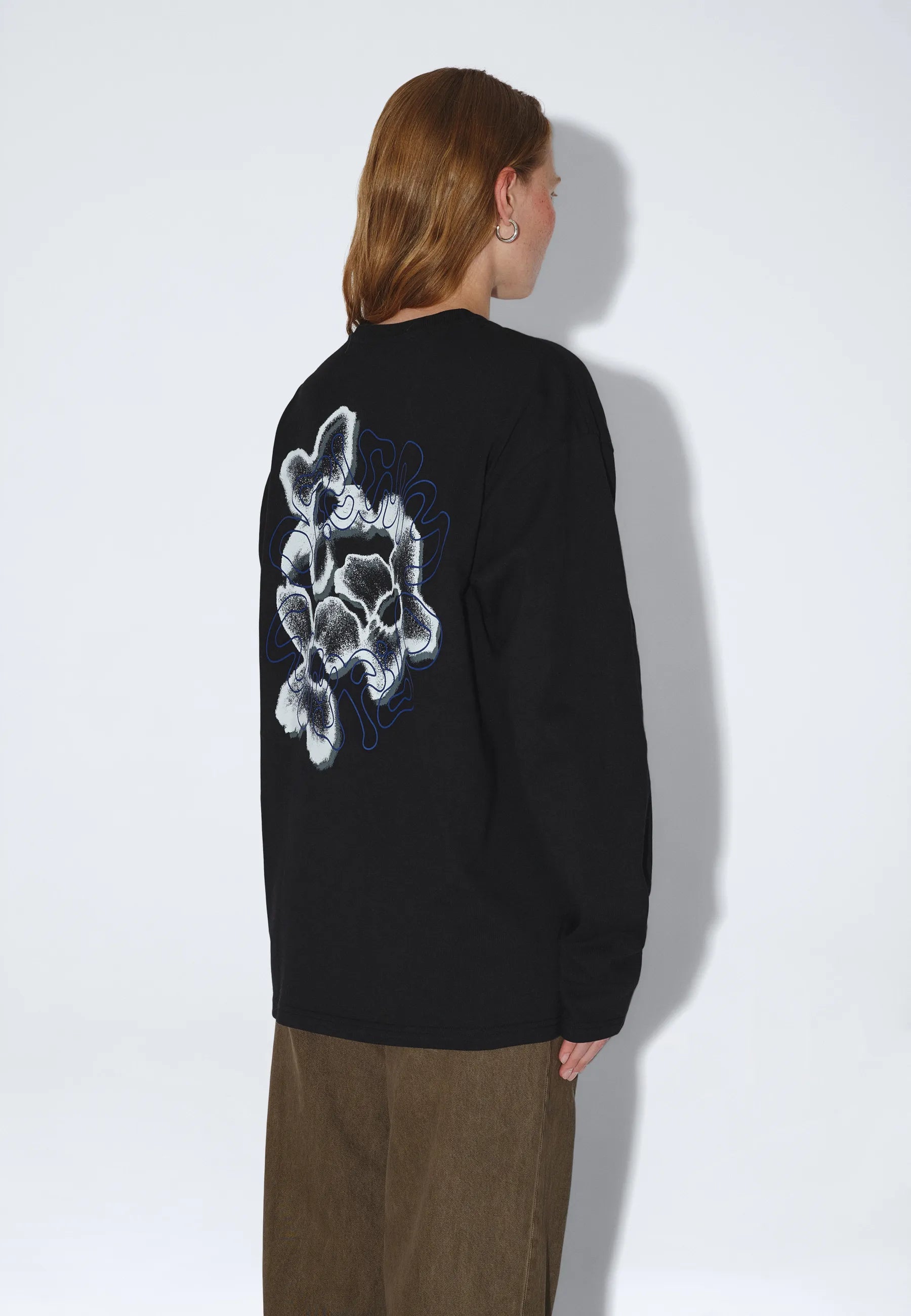 2431103BO4_DrDenim_CaidenLongsleeve_BlackCircleFlower_main_W4_1