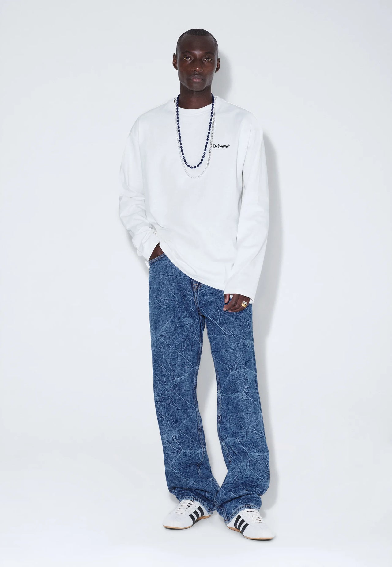 2431103CA1_DrDenim_CaidenLongsleeve_OffWhiteFlower_Main_M1_1