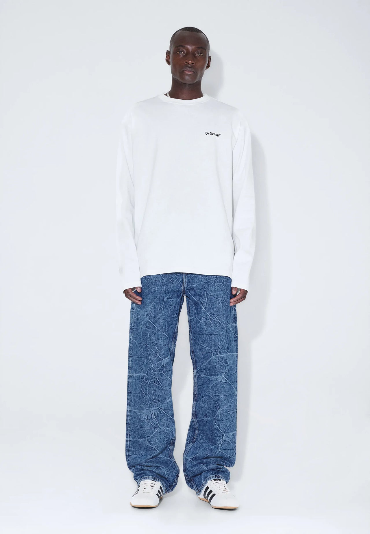 2431103CA1_DrDenim_CaidenLongsleeve_OffWhiteFlower_Main_M1_1