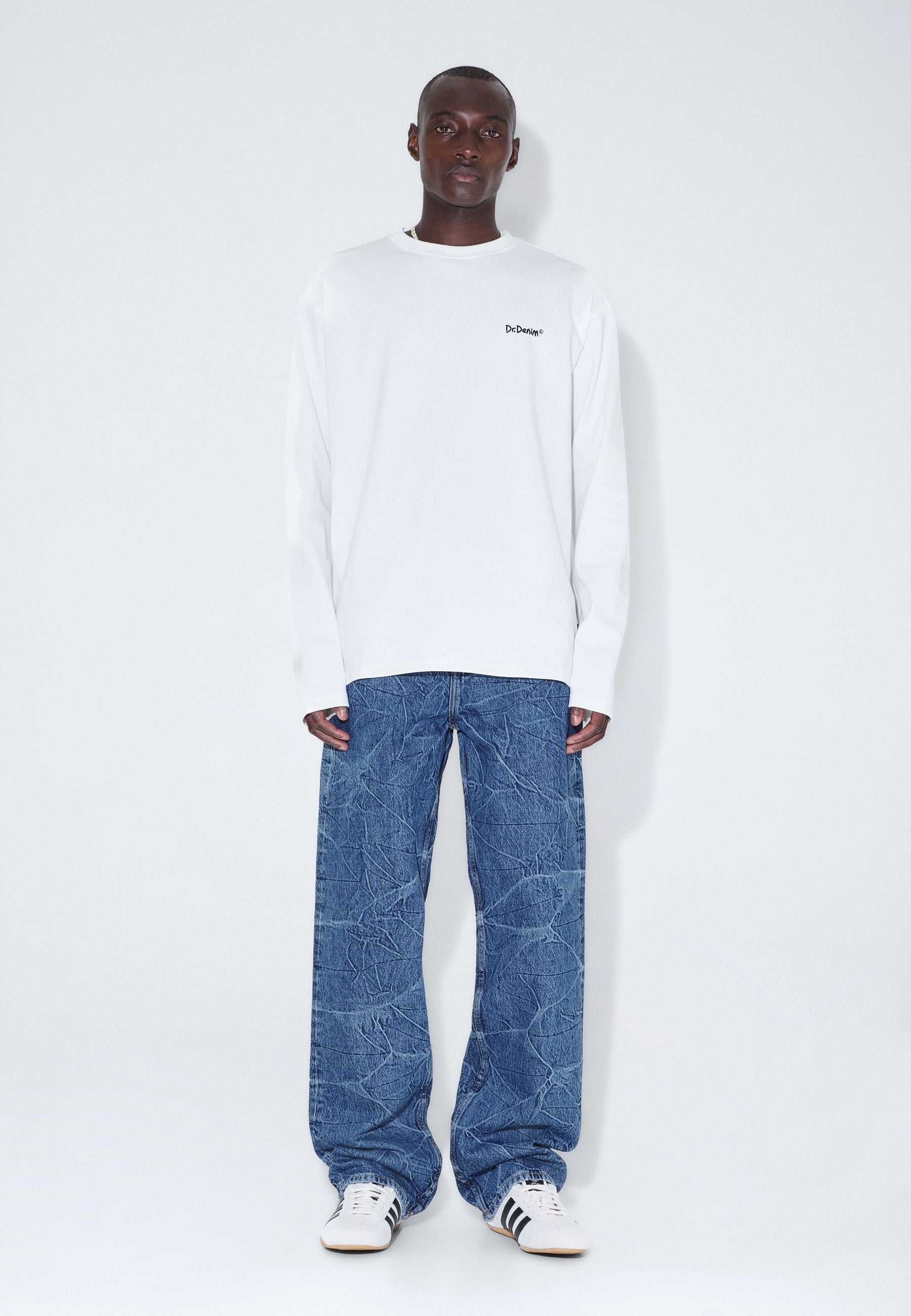 2431103CA1_DrDenim_CaidenLongsleeve_OffWhiteFlower_Main_M1_2