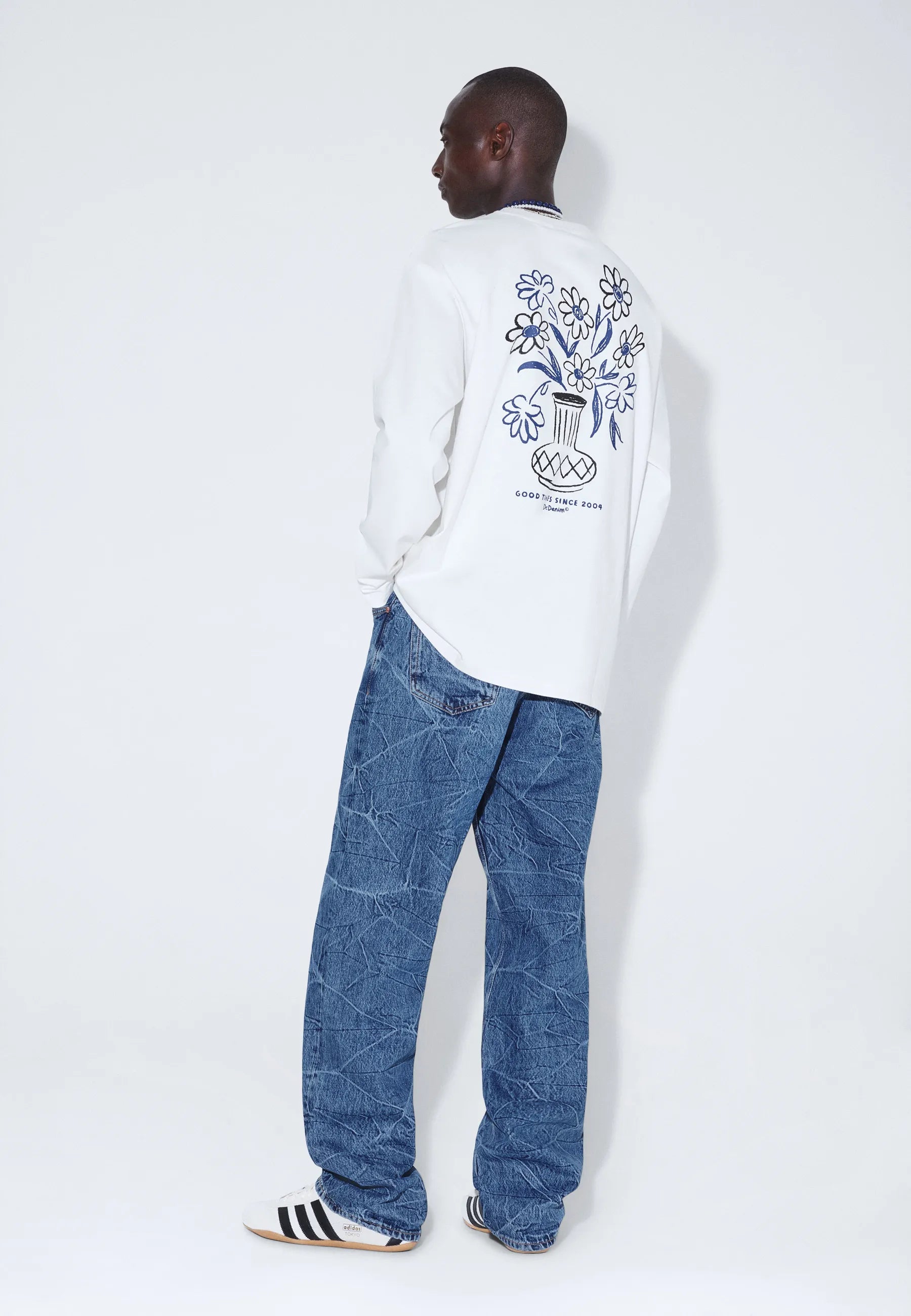 2431103CA1_DrDenim_CaidenLongsleeve_OffWhiteFlower_Main_M2_2