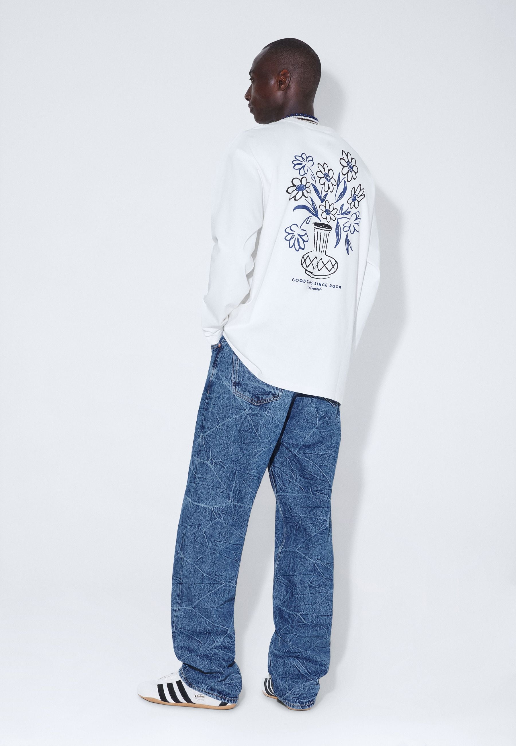 2431103CA1_DrDenim_CaidenLongsleeve_OffWhiteFlower_Main_M2_2