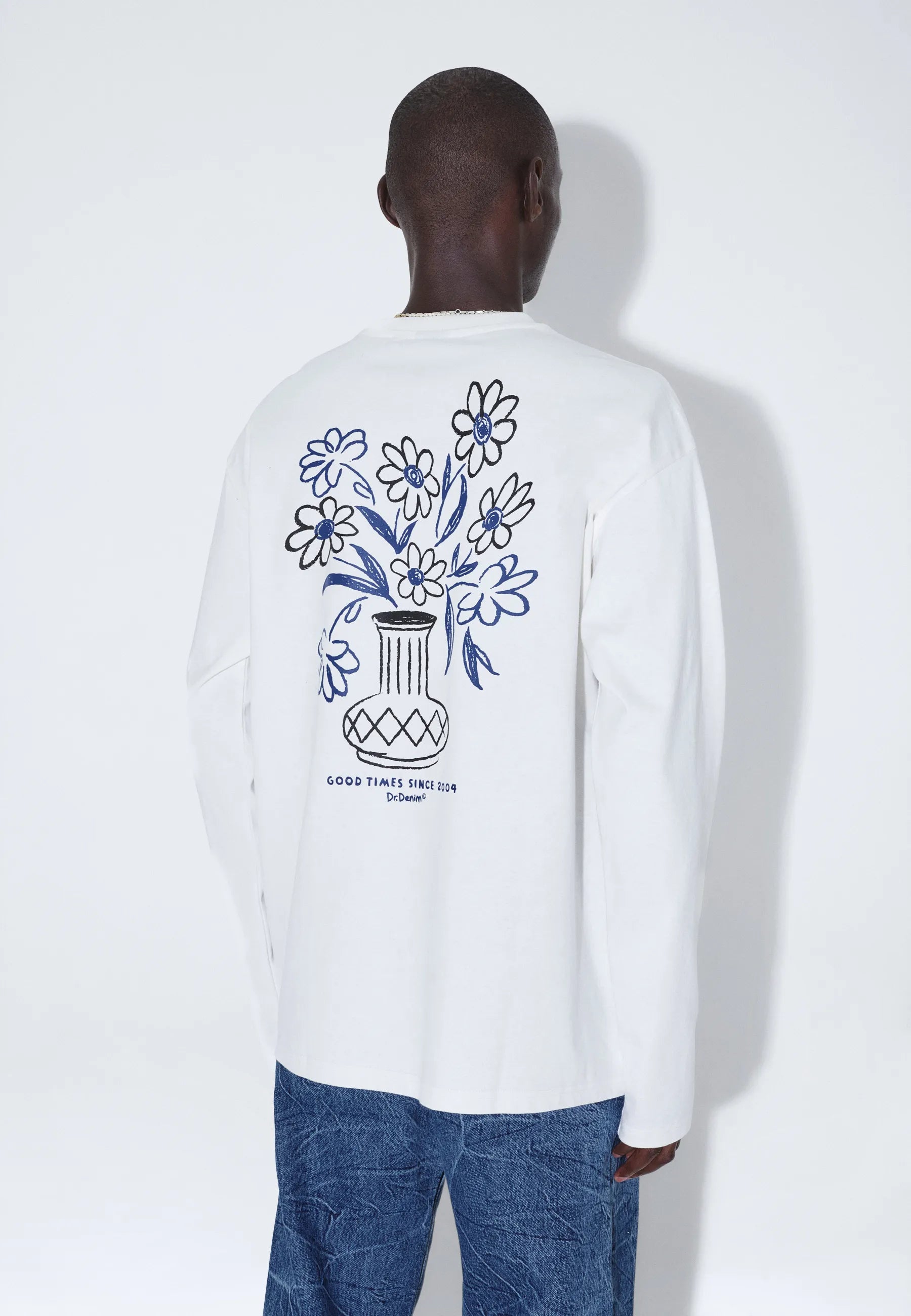 2431103CA1_DrDenim_CaidenLongsleeve_OffWhiteFlower_Main_M4_1