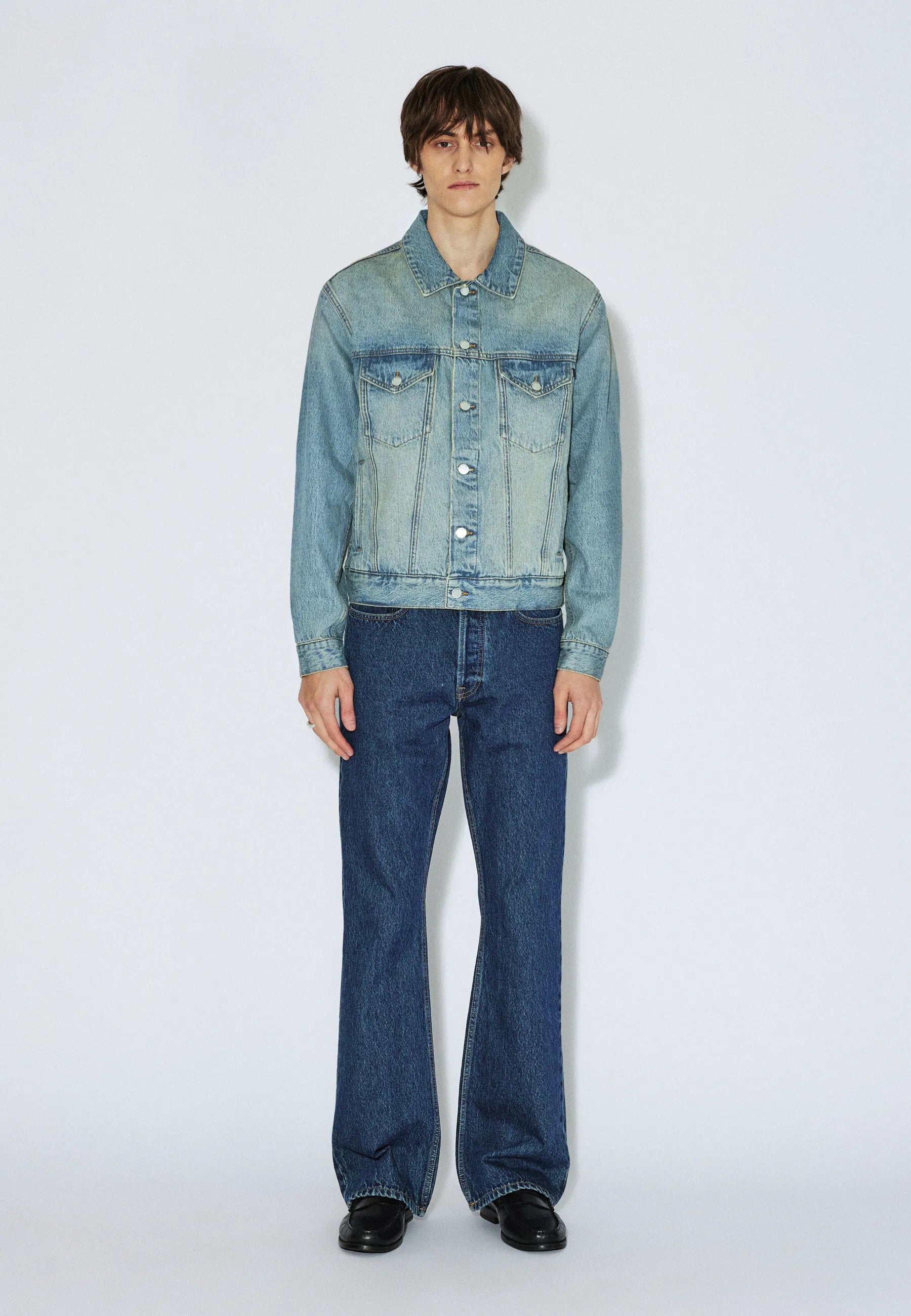 2431104L95_DrDenim_JoeyTruckerJacket_StreamSkyAged_Main_M1_1