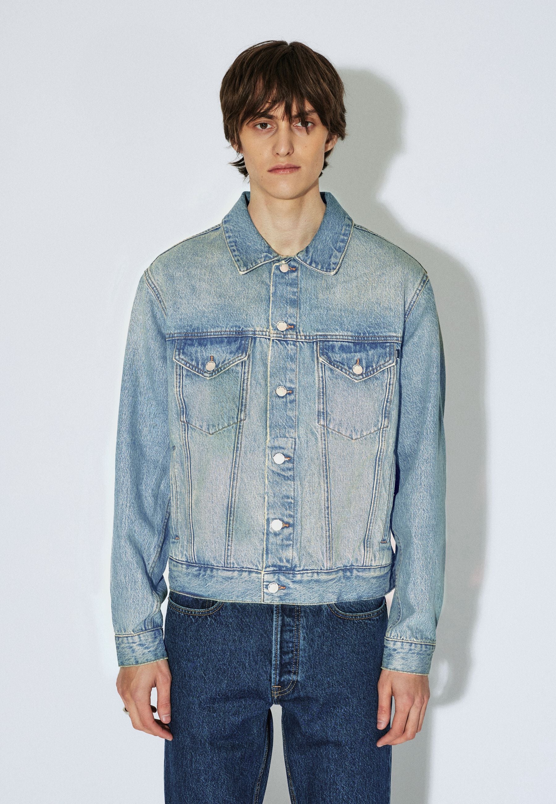 2431104L95_DrDenim_JoeyTruckerJacket_StreamSkyAged_Main_M3_1
