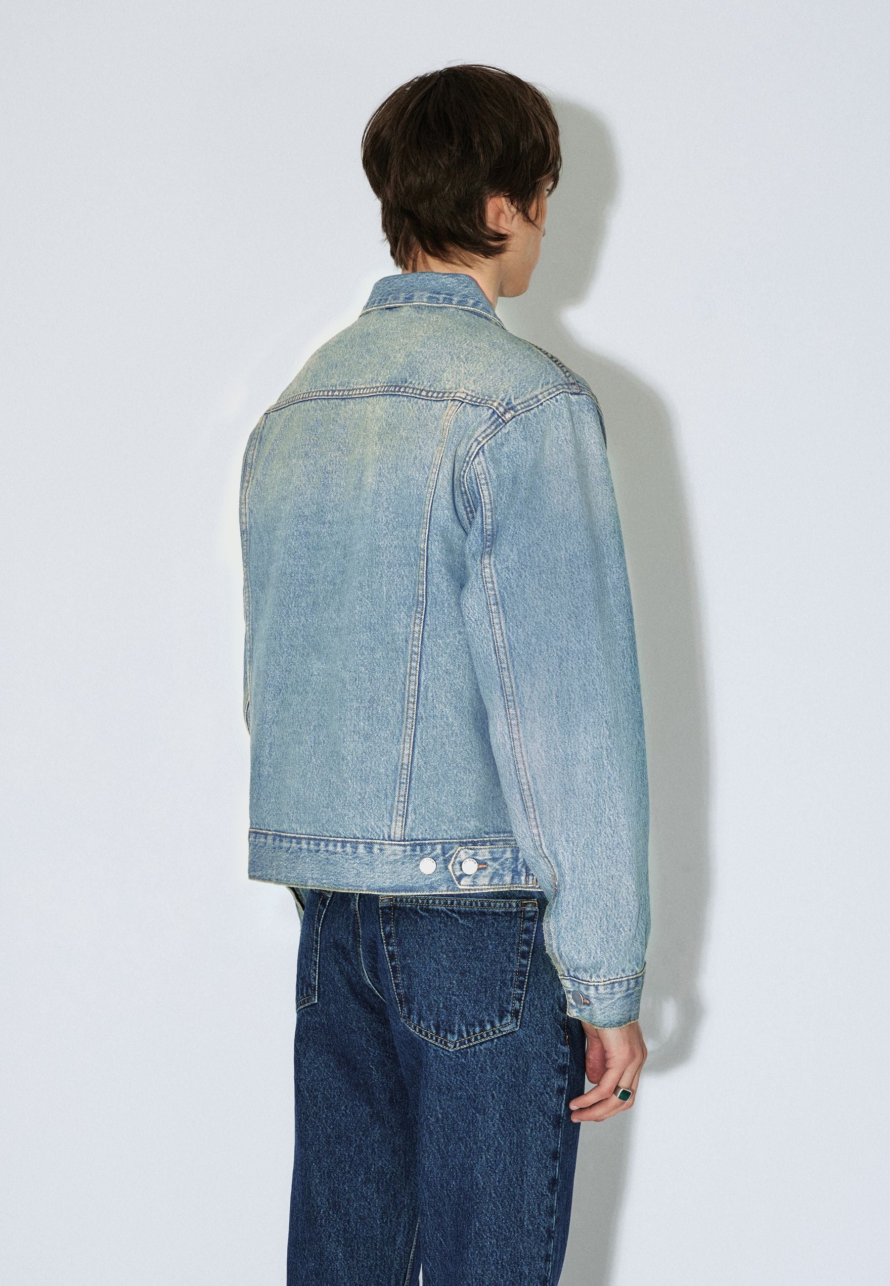 2431104L95_DrDenim_JoeyTruckerJacket_StreamSkyAged_Main_M4_1