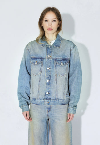 2431104L95_DrDenim_JoeyTruckerJacket_StreamSkyAged_Main_W3_1