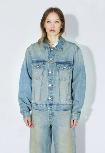 2431104L95_DrDenim_JoeyTruckerJacket_StreamSkyAged_Main_W3_1