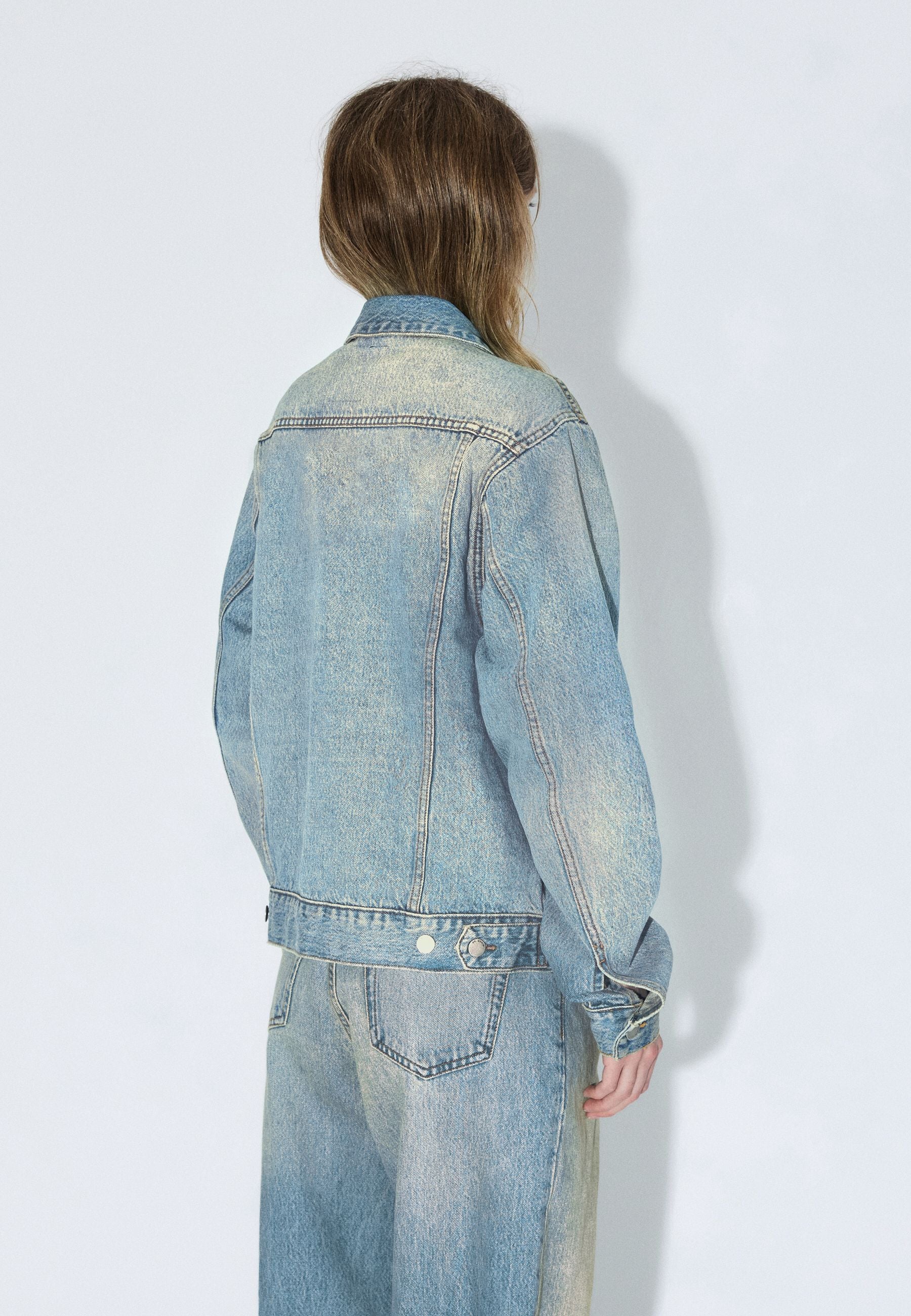 2431104L95_DrDenim_JoeyTruckerJacket_StreamSkyAged_Main_W4_1