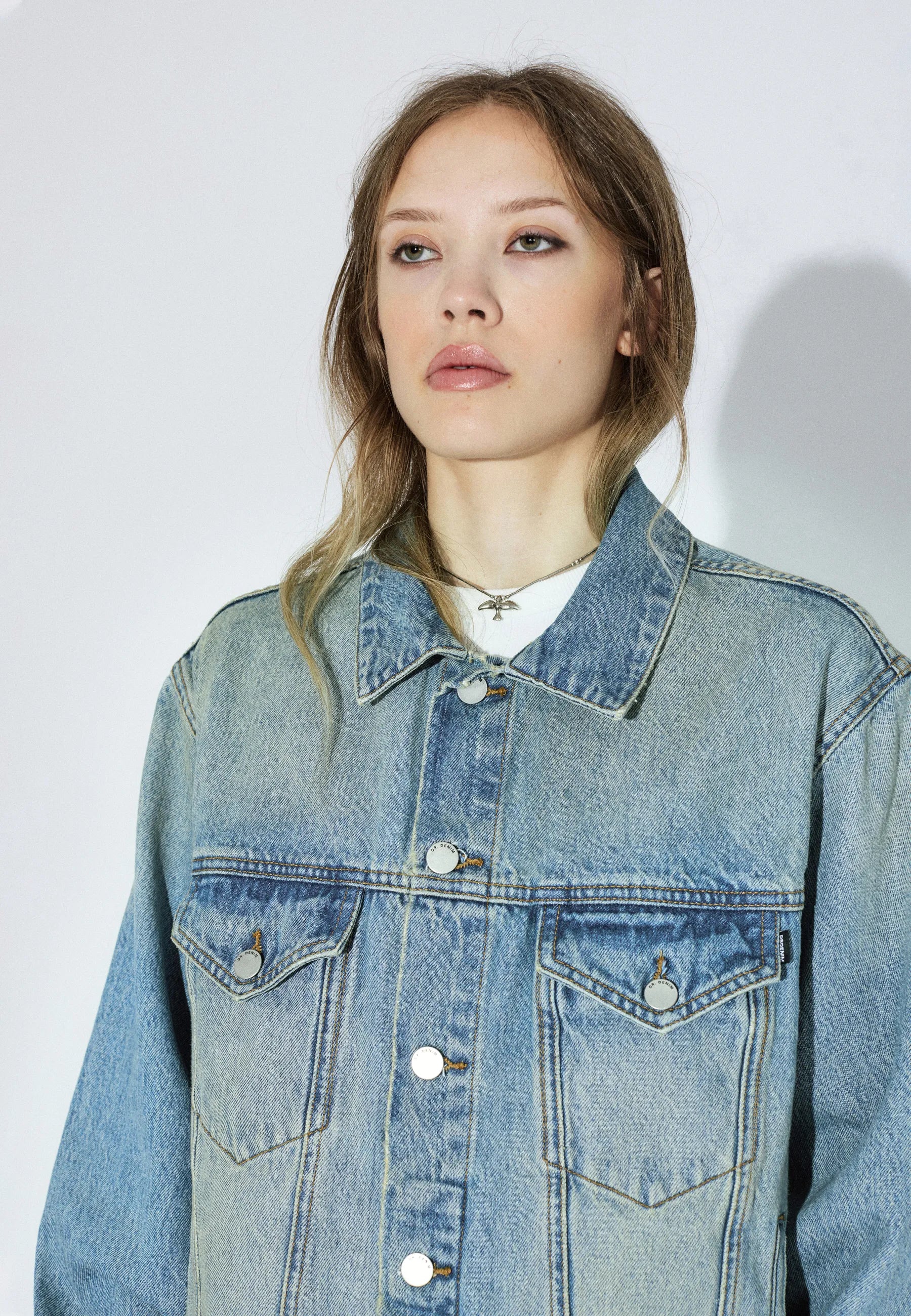 2431104L95_DrDenim_JoeyTruckerJacket_StreamSkyAged_Main_W5_1