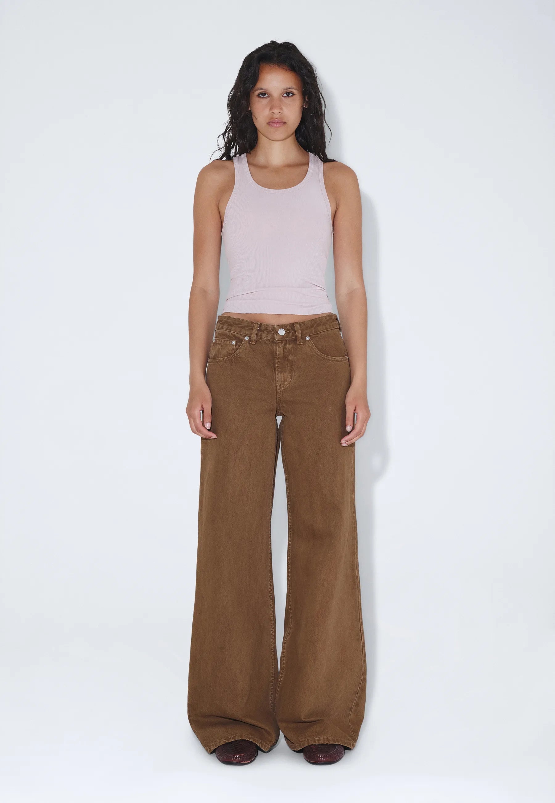 2510101596_DrDenim_RhueLowWide_WashedTeak_Main_W1_2