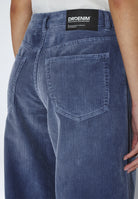 2510101BM7_DrDenim_RhueLowWide_WashedBlueShadeCord_main_W5_2