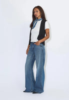 2510101J63_DrDenim_RhueLowWide_NovaMidUsed_Main_W1_1