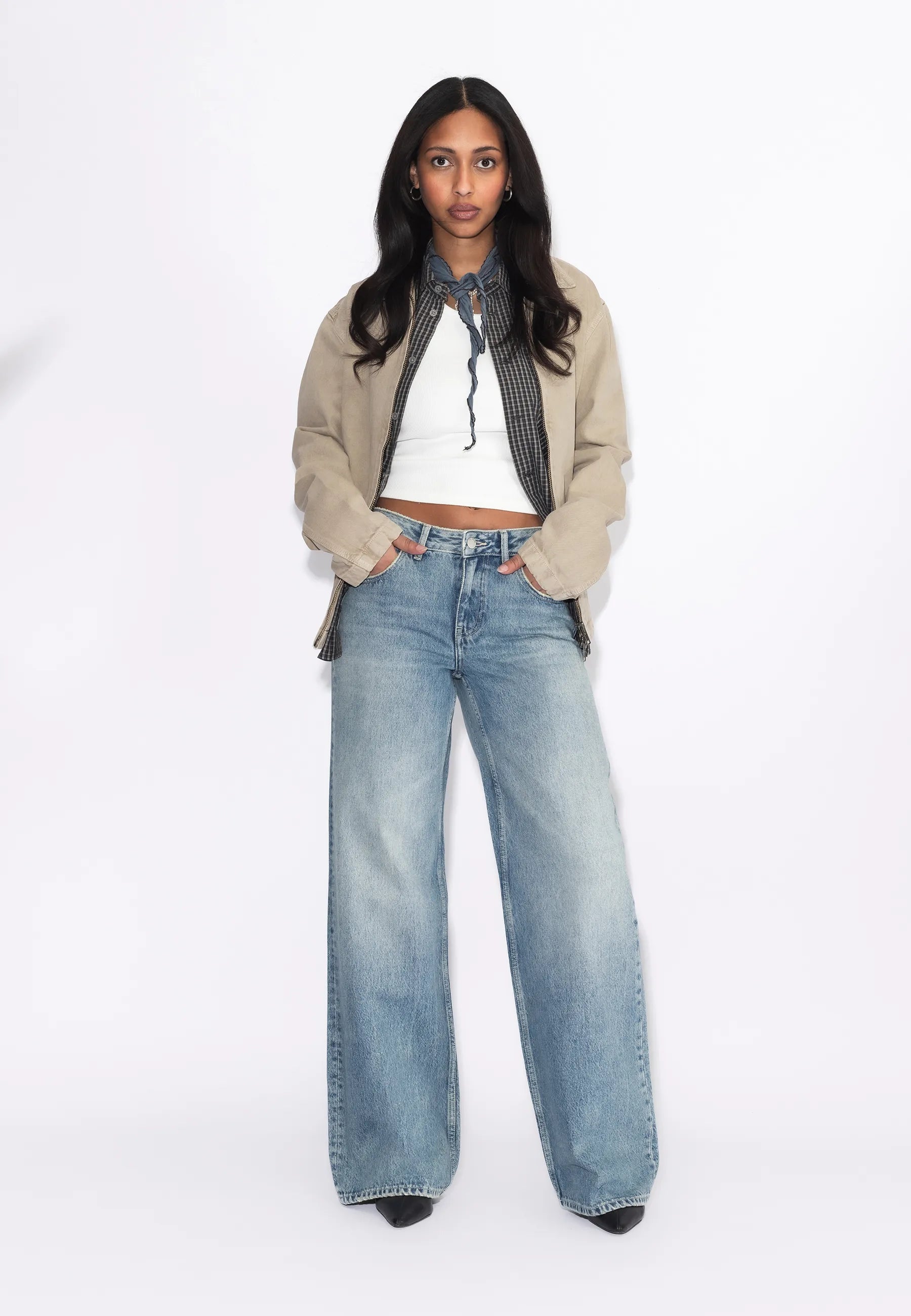2510101M02_DrDenim_RhueLowWide_DriftSkyUsed_Main_W1_1