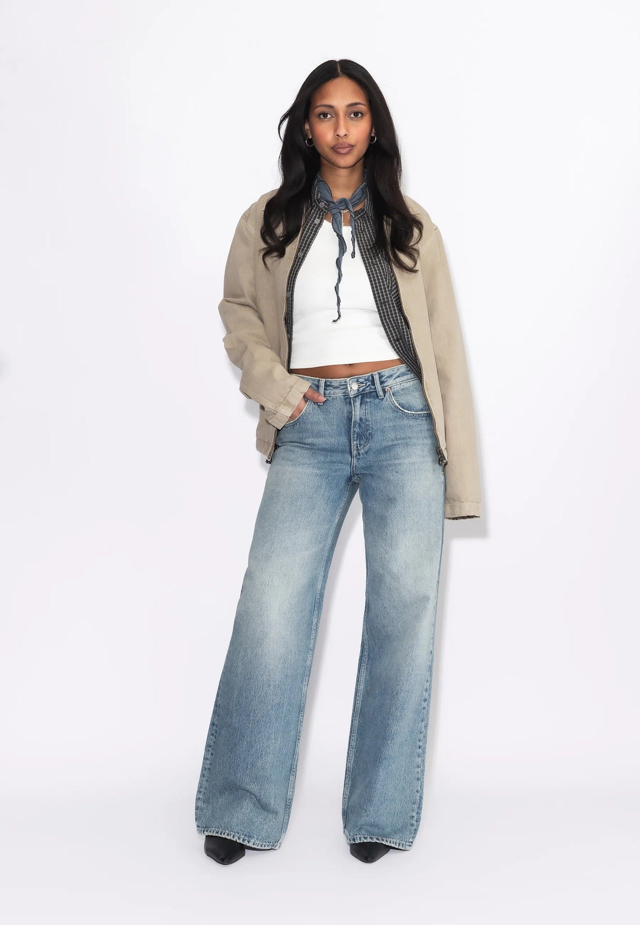 2510101M02_DrDenim_RhueLowWide_DriftSkyUsed_Main_W1_1