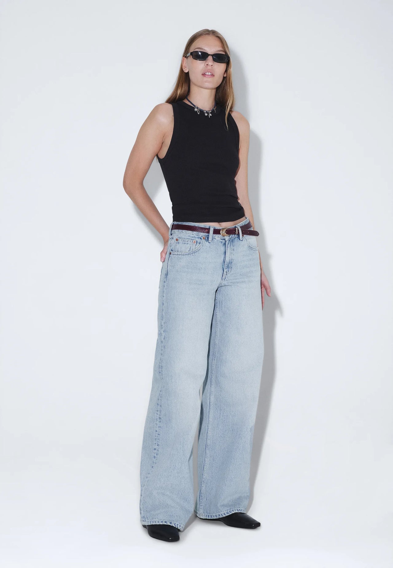 2510101M08_DrDenim_RhueLowWide_DriftPaleUsed_Main_W1_1