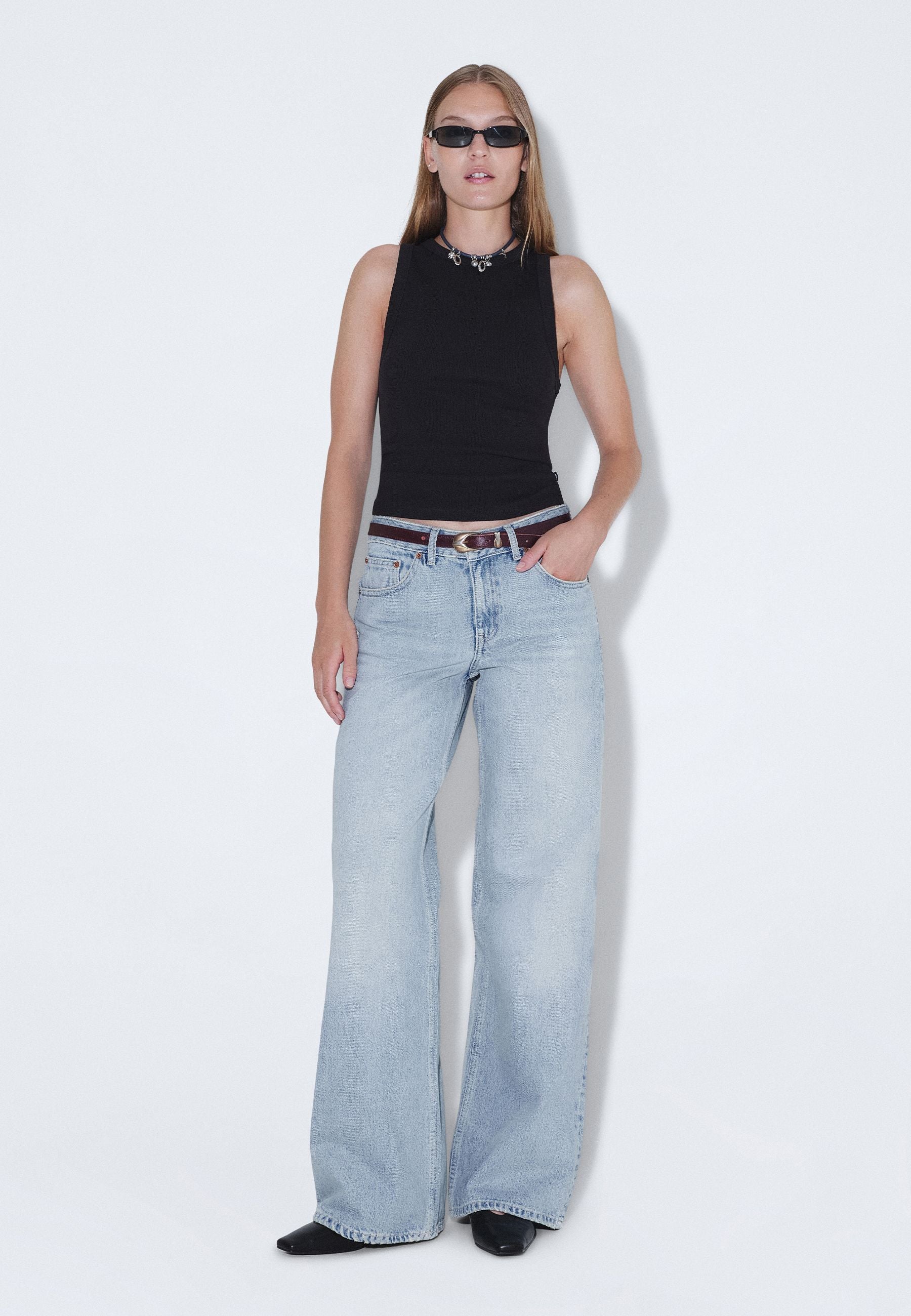 2510101M08_DrDenim_RhueLowWide_DriftPaleUsed_Main_W1_2