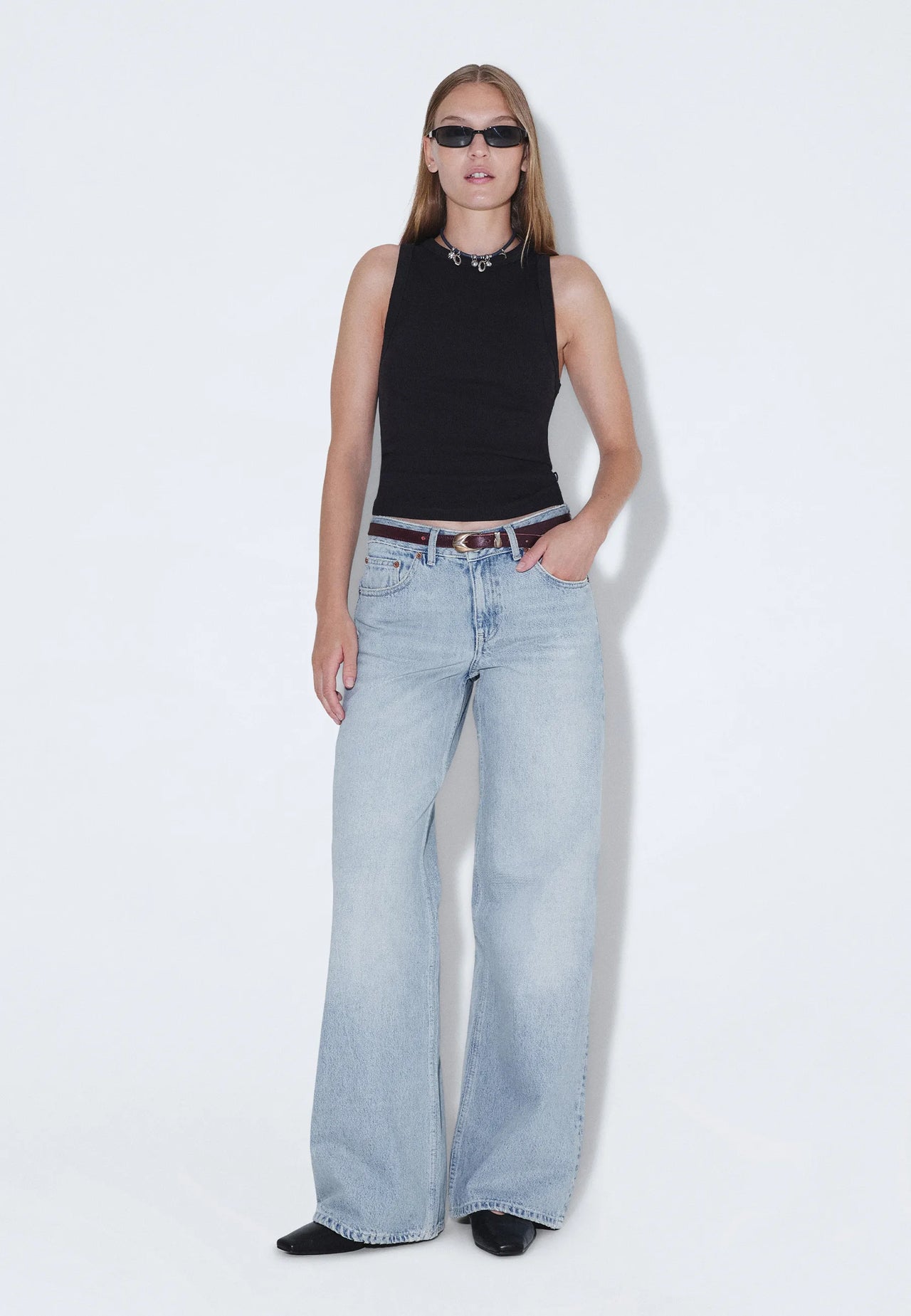 2510101M08_DrDenim_RhueLowWide_DriftPaleUsed_Main_W1_1