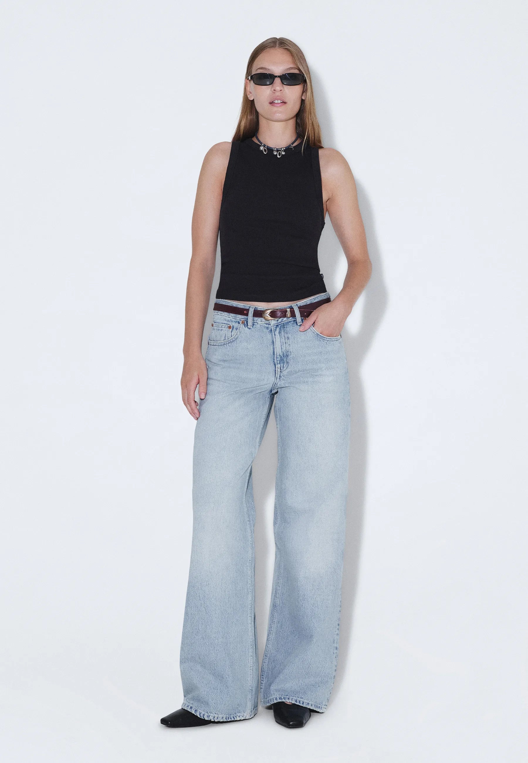2510101M08_DrDenim_RhueLowWide_DriftPaleUsed_Main_W1_2