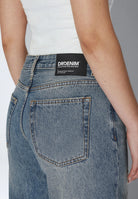 2510101M15_DrDenim_RhueLowWide_StreamSkyFadeVintage_main_W5_2