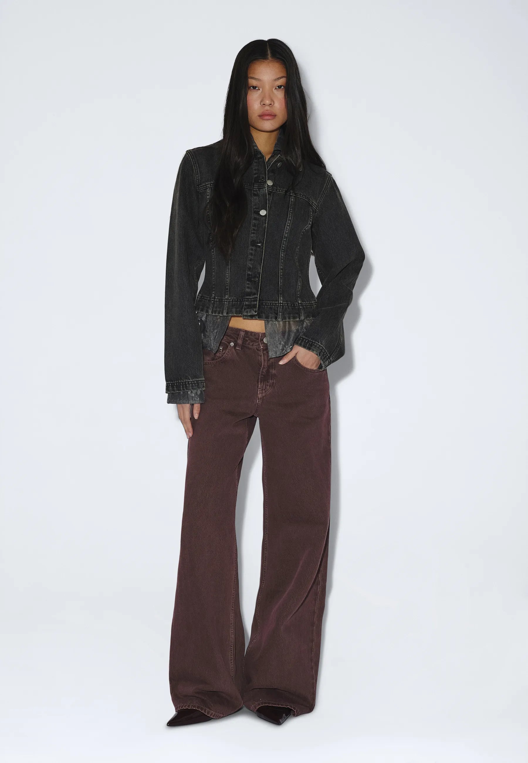 2510101U78_DrDenim_RhueLowWide_WashedAubergine_main_W1_2