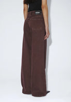 2510101U78_DrDenim_RhueLowWide_WashedAubergine_main_W4_1