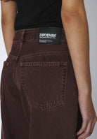2510101U78_DrDenim_RhueLowWide_WashedAubergine_main_W5_2