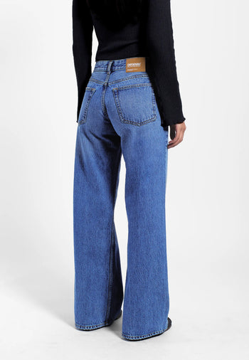 2510101V32_DrDenim_RhueLowWide_HazeMidRetro_Main_W2_13