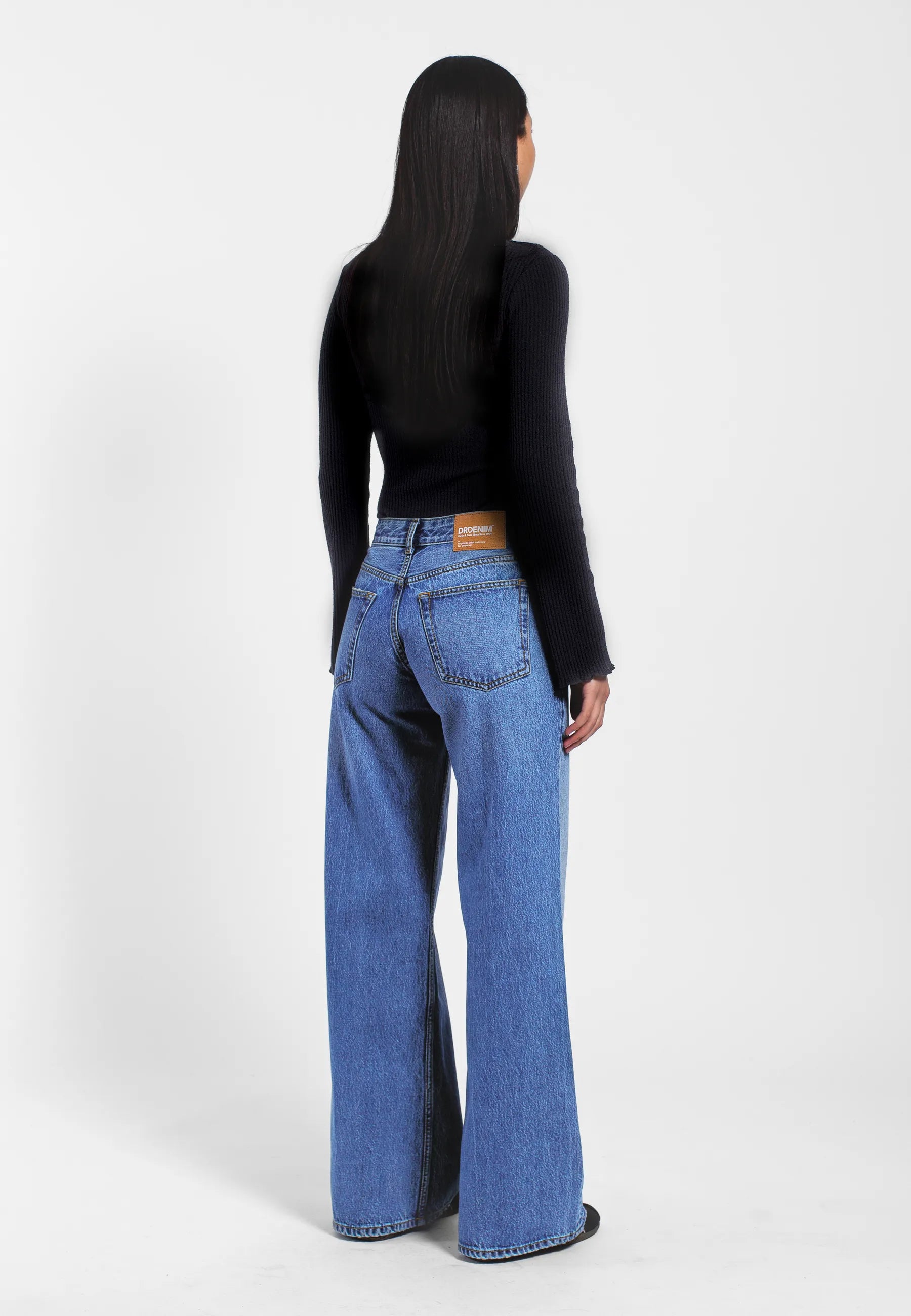 2510101V32_DrDenim_RhueLowWide_HazeMidRetro_Main_W4_13