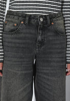 2510101V61_DrDenim_RhueLowWide_AgedBlackFade_main_W5_1
