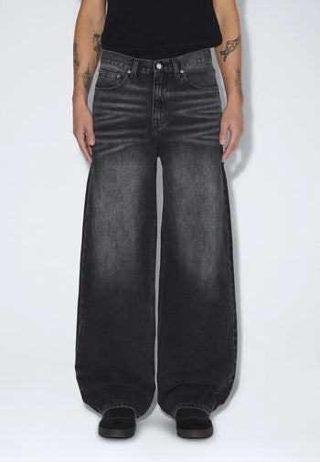 2530101034_DrDenim_CormacBaggy_BlackSpray_main_M3_1