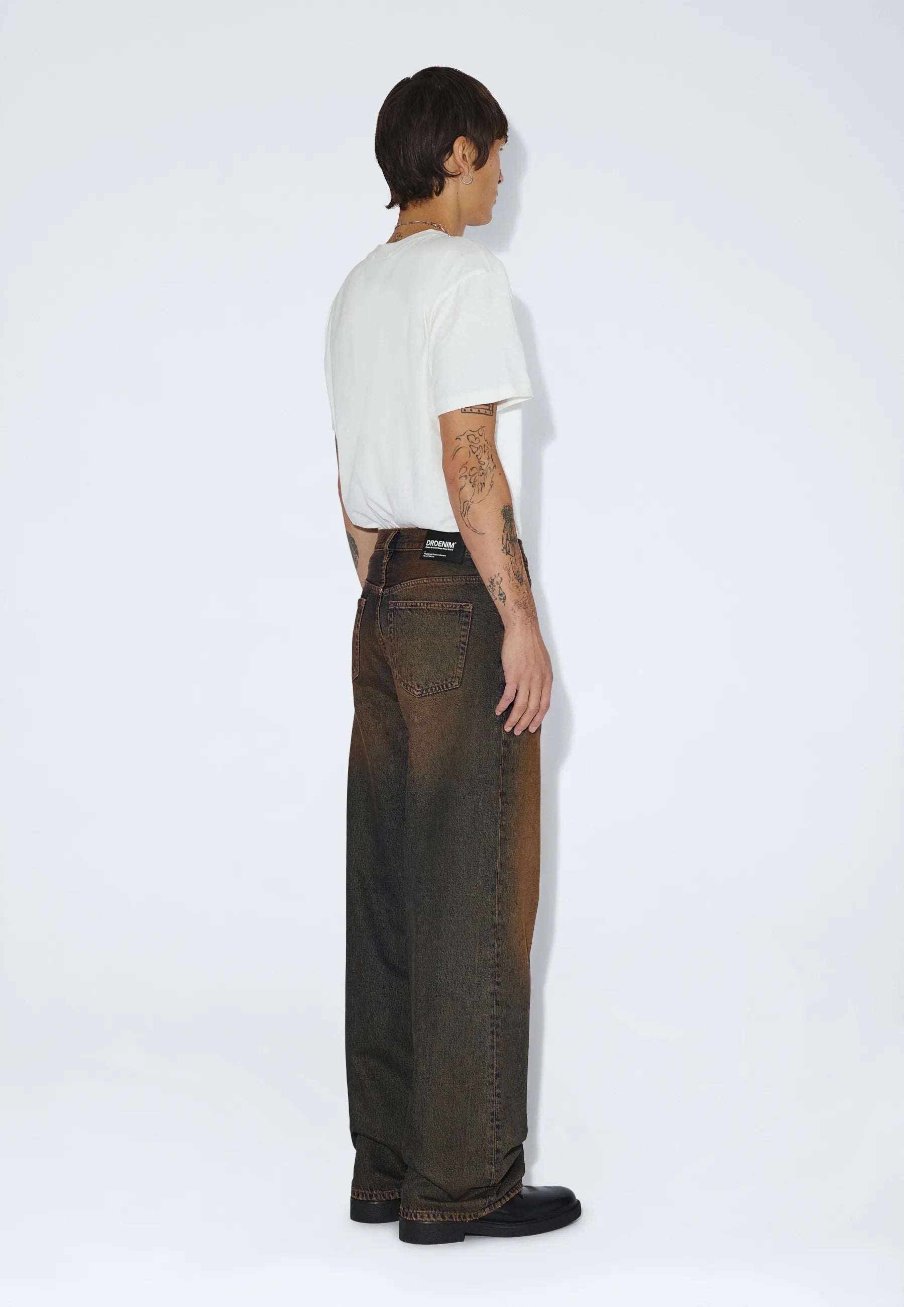 2530101BM4_DrDenim_CormacBaggy_StreamDarkGolden_main_M2_1