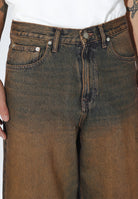 2530101BM4_DrDenim_CormacBaggy_StreamDarkGolden_main_M5_1