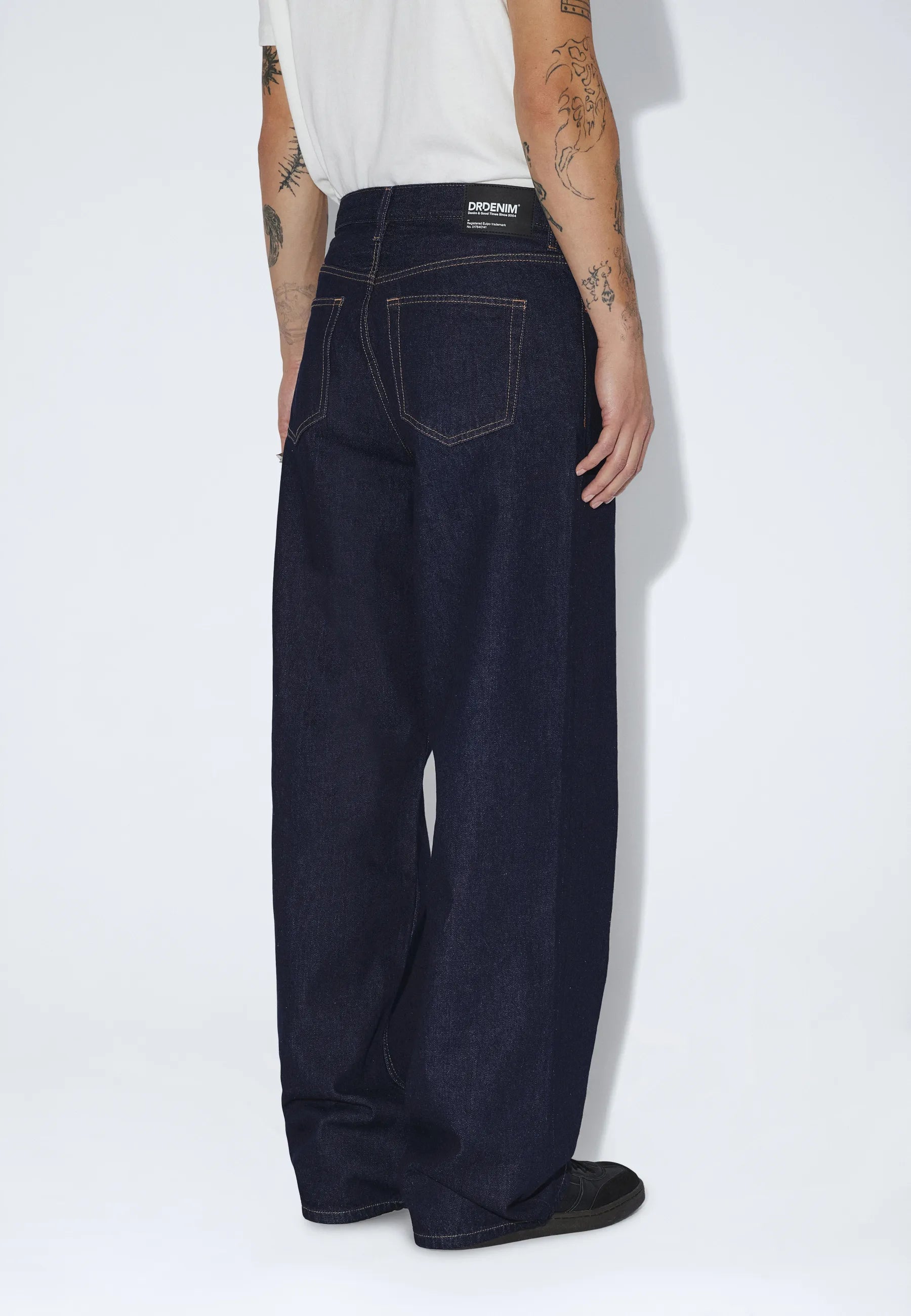 2530101K62_DrDenim_CormacBaggy_StreamRinse_main_M4_1