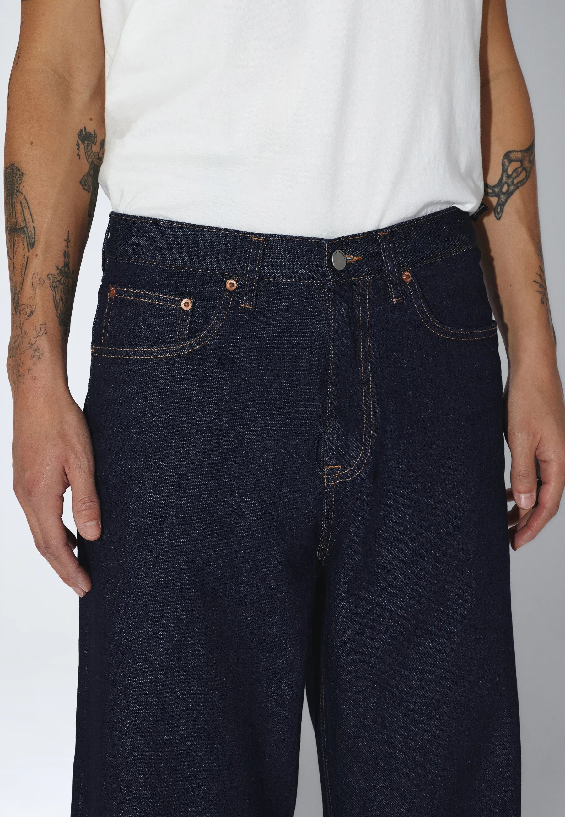 2530101K62_DrDenim_CormacBaggy_StreamRinse_main_M5_1