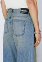 2530101L98_DrDenim_CormacBaggy_StreamSkyAgedDistress_Main_M5_2