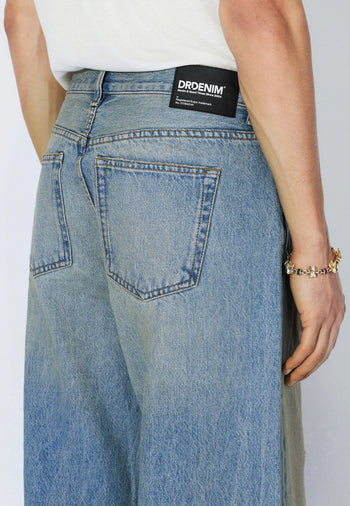 2530101L98_DrDenim_CormacBaggy_StreamSkyAgedDistress_Main_M5_2