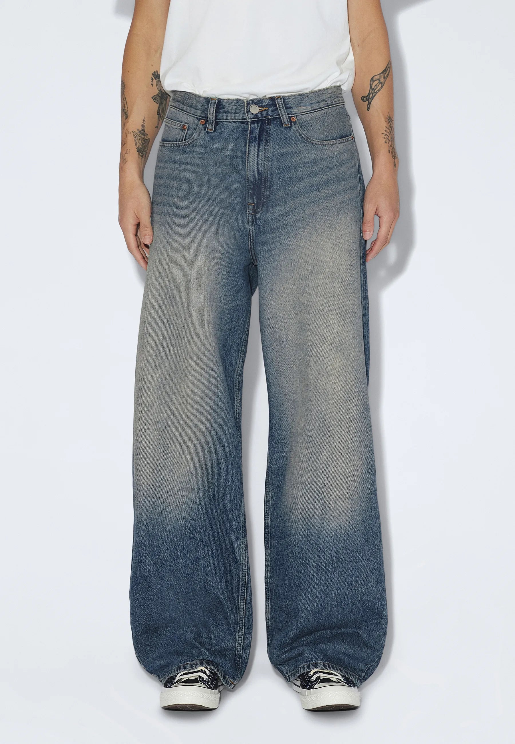 2530101L99_DrDenim_CormacBaggy_StreamMidAged_main_M3_1