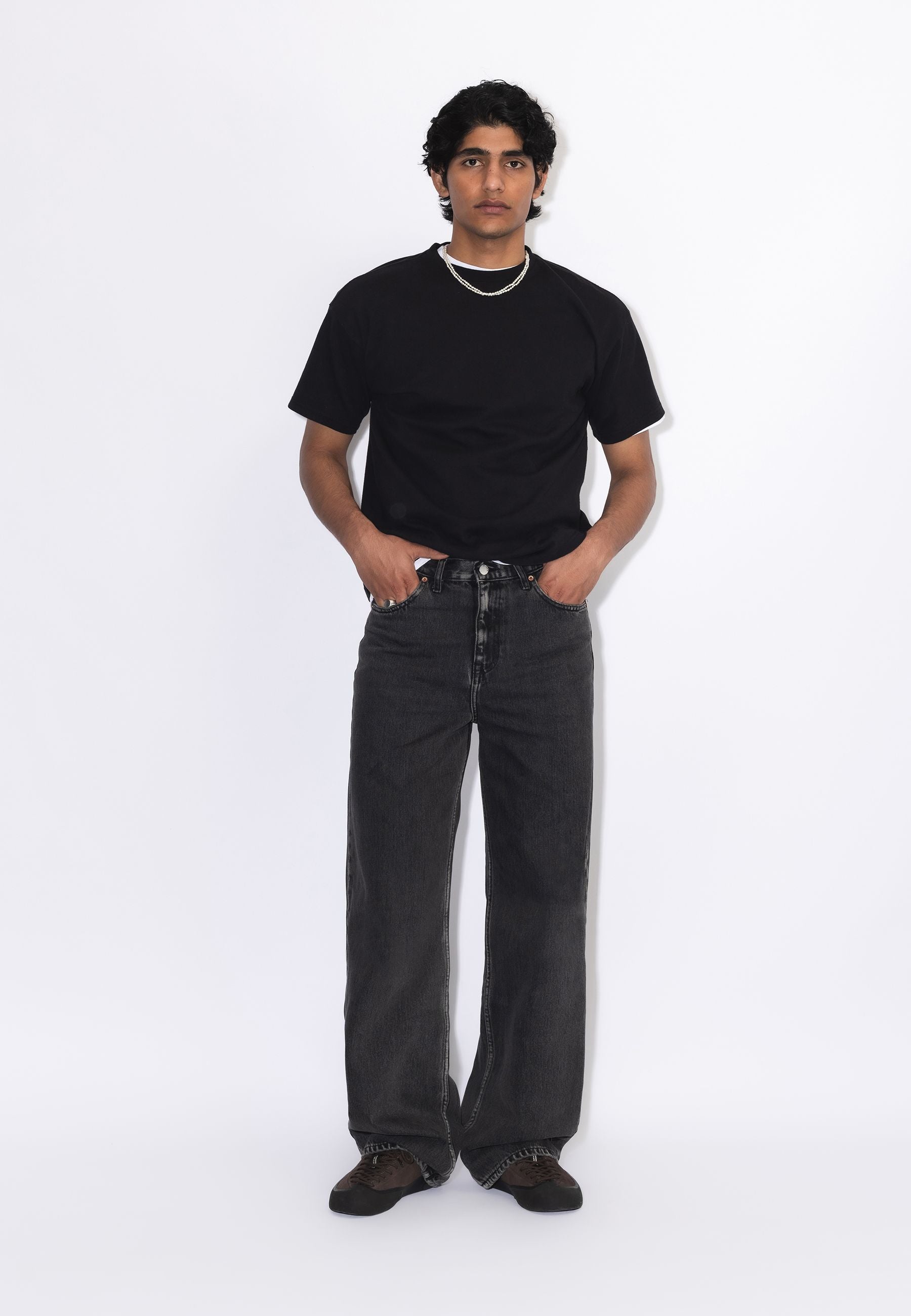 2530101V60_DrDenim_CormacBaggy_AgedBlack_Main_M1_2