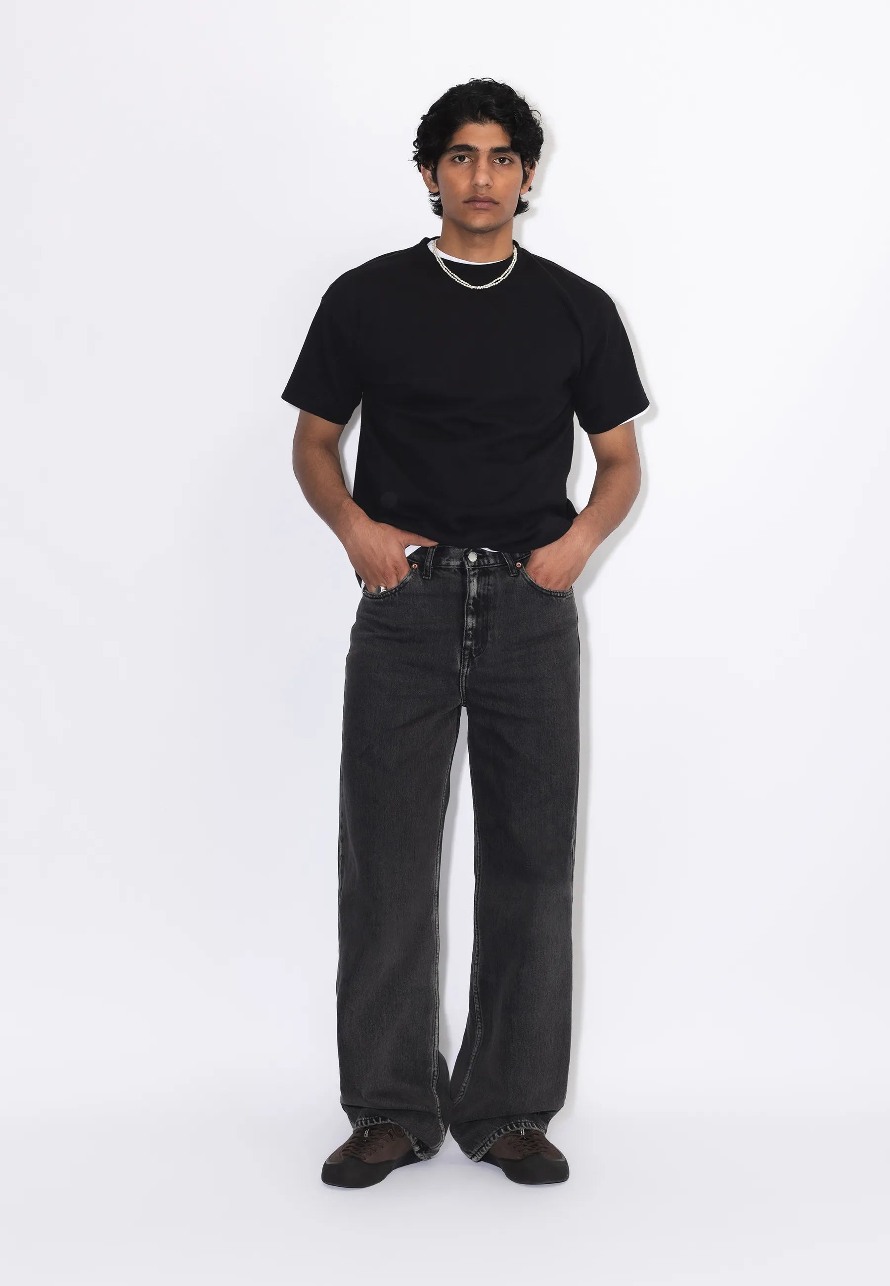 2530101V60_DrDenim_CormacBaggy_AgedBlack_Main_M1_2