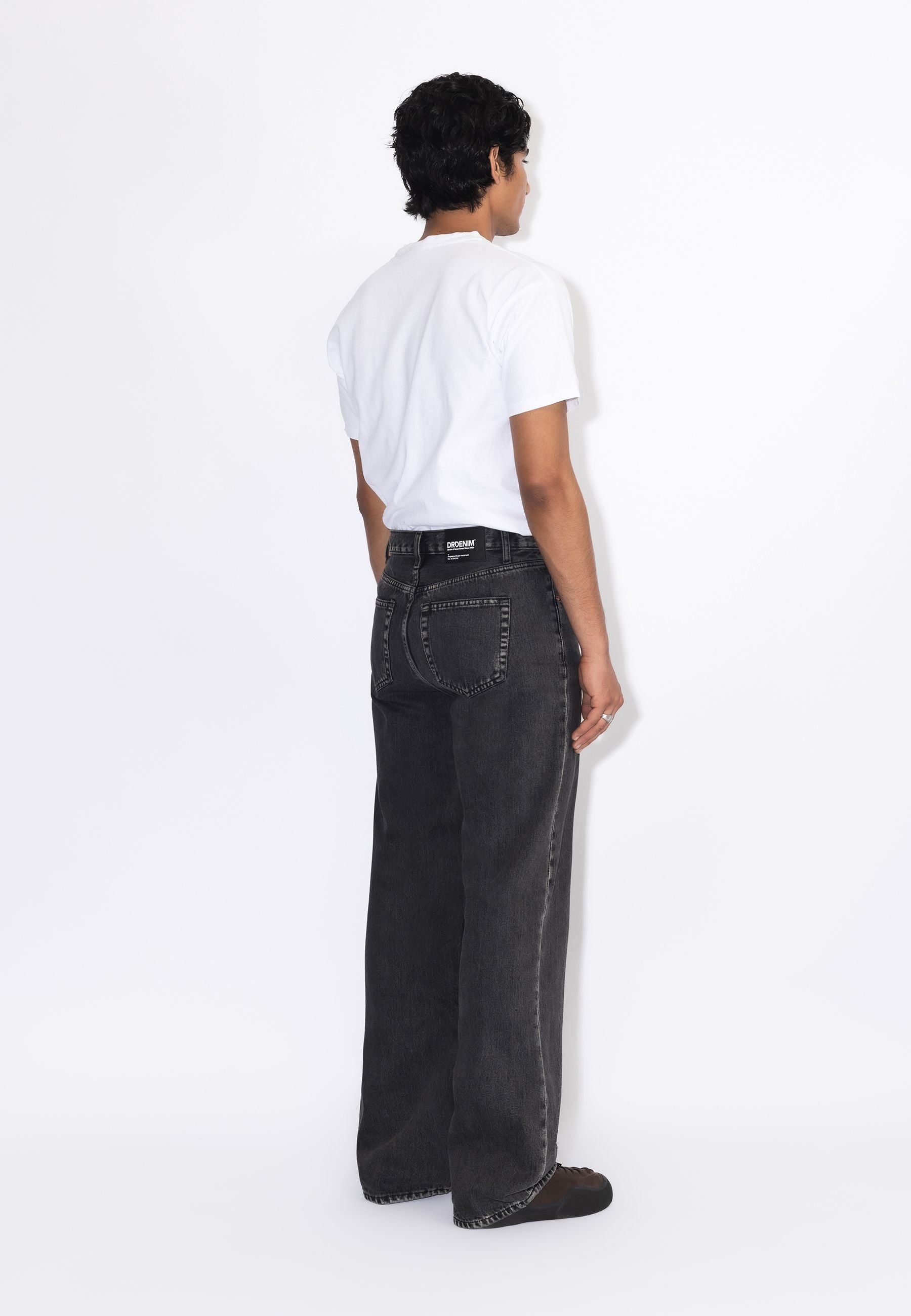 2530101V60_DrDenim_CormacBaggy_AgedBlack_Main_M2_1