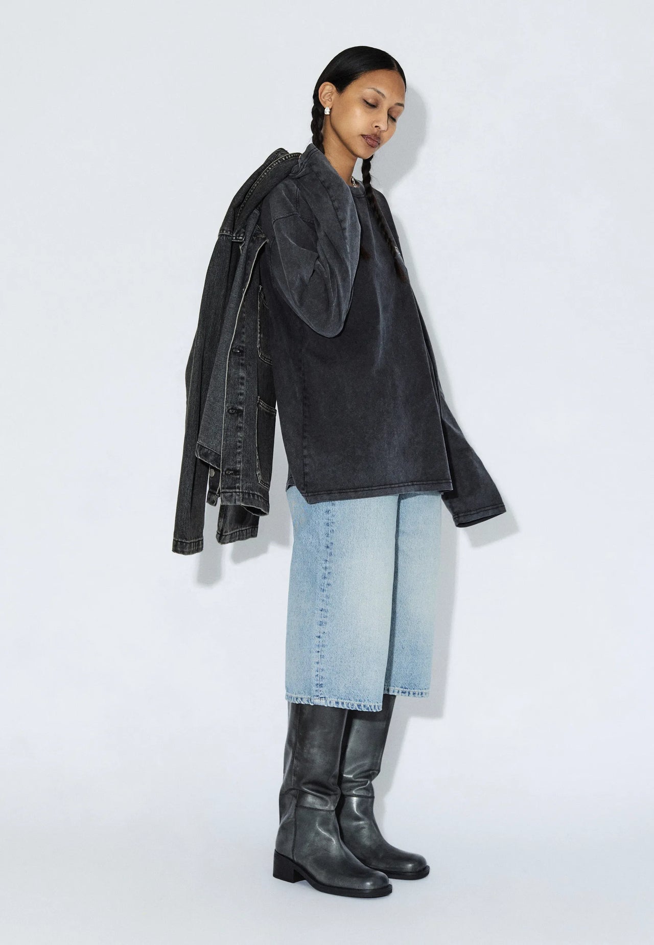 2530104M01_DrDenim_DaceMidWideCapri_DriftLightUsed_Main_W1_4